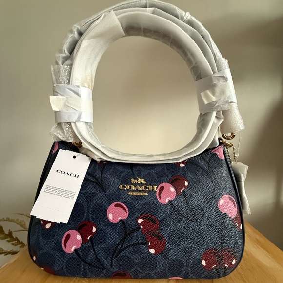 NWT Coach Teri Shoulder Bag In Signature Canvas With - Picture 4 of 8